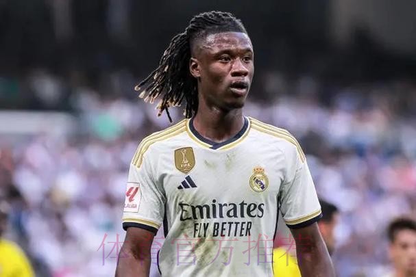 六台:卡马文加右膝外侧韧带受伤 至少需缺阵六周